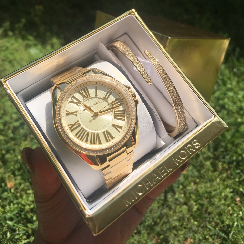 Michael Kors gift set watch and bangle - Picture 3 of 6